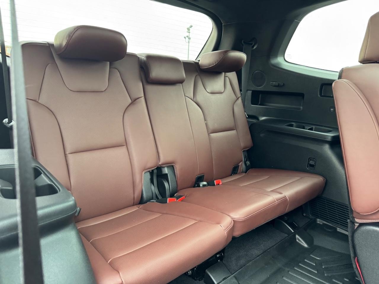 Used 2024 Kia Telluride SX Prestige w/ Towing Package image 11