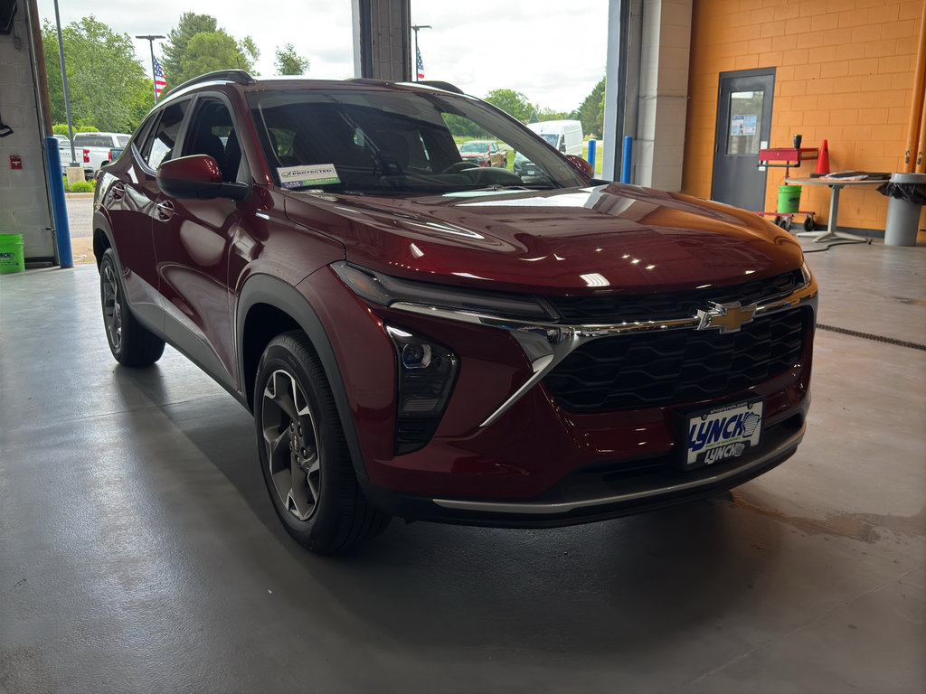 Used 2025 Chevrolet Trax LT w/ Driver Confidence Package FWD image 7