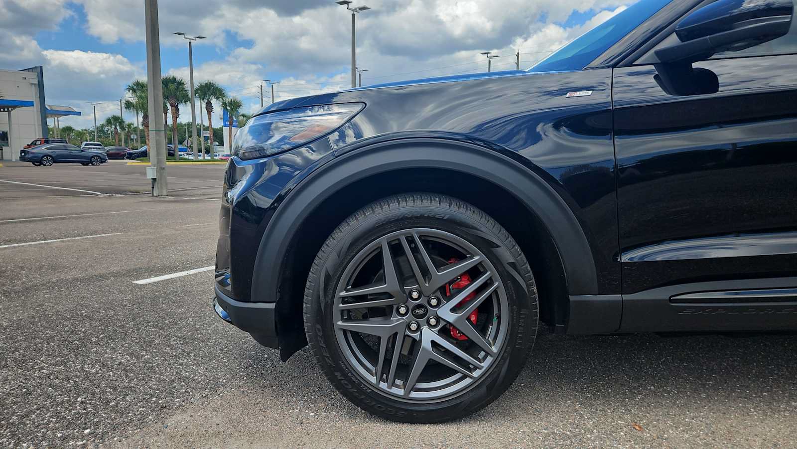 Used 2025 Ford Explorer ST-Line w/ ST-Line Street Pack AWD/4WD image 18