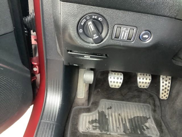 Used 2017 Dodge Challenger R/T Scat Pack w/ Leather Interior Group image 19