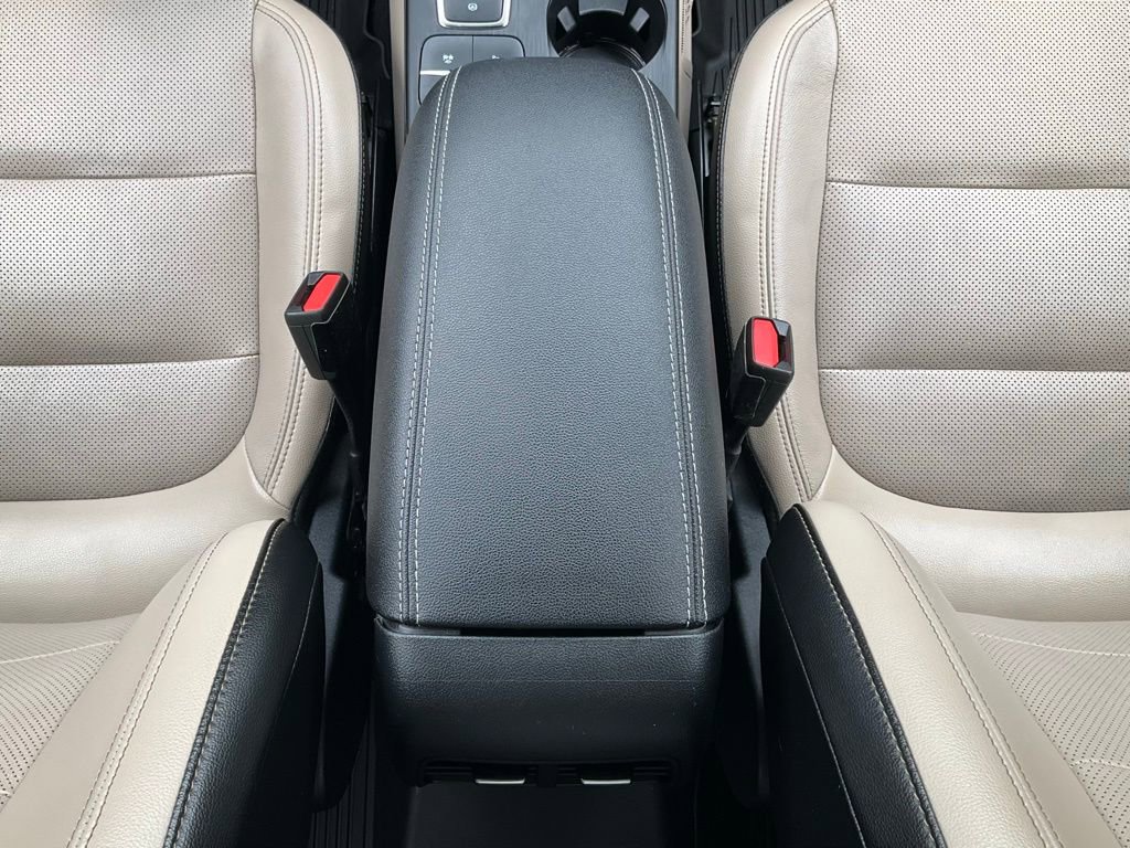 Used 2020 Ford Escape Titanium w/ Titanium Premium Package 2.0 image 28