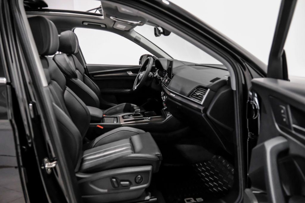 Used 2024 Audi Q5 e Prestige w/ Prestige Package image 37