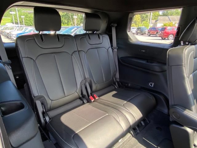 Used 2025 Jeep Grand Cherokee L Limited w/ Luxury Tech Group II AWD/4WD image 24