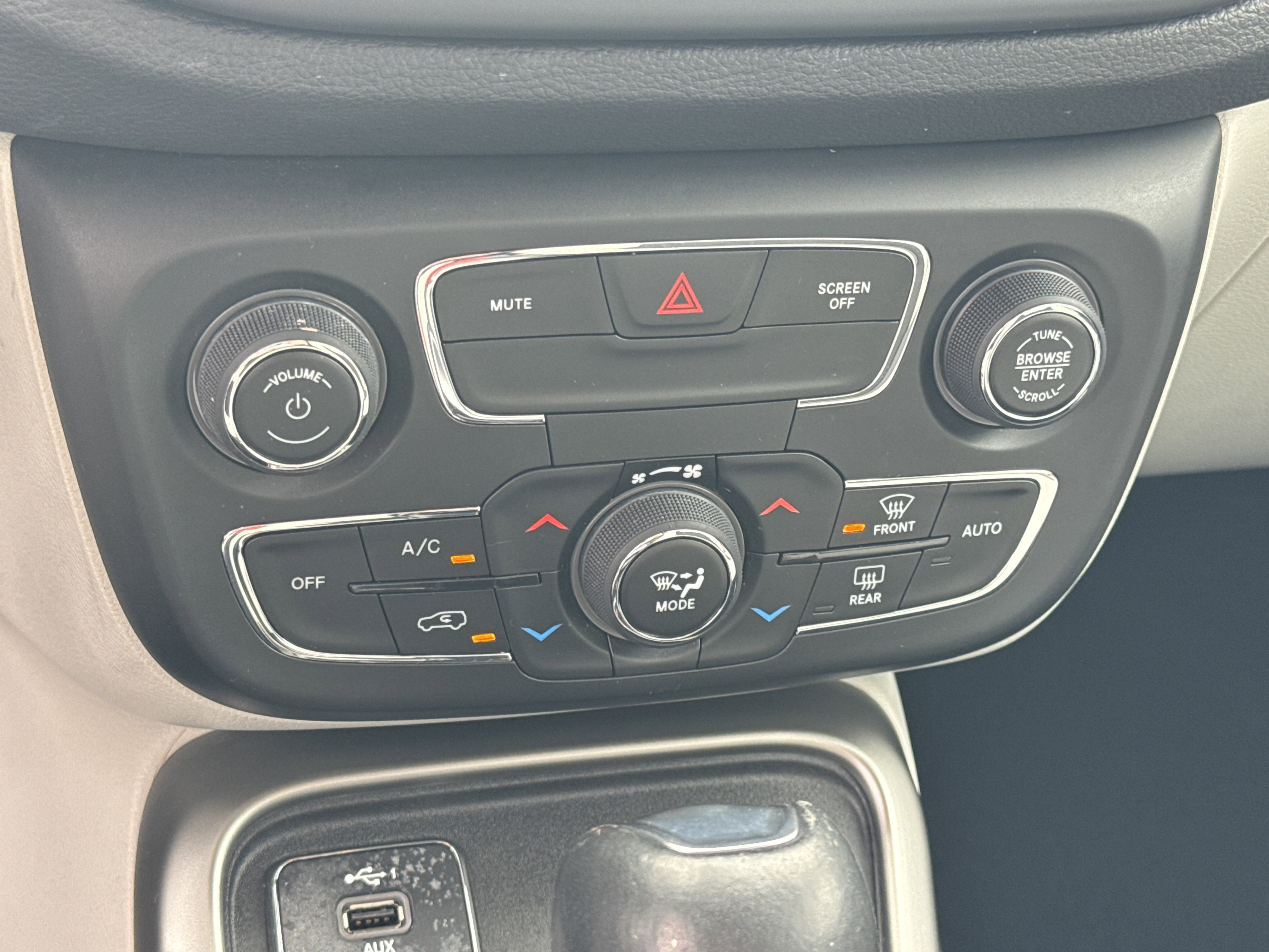 Used 2021 Jeep Compass Latitude image 34