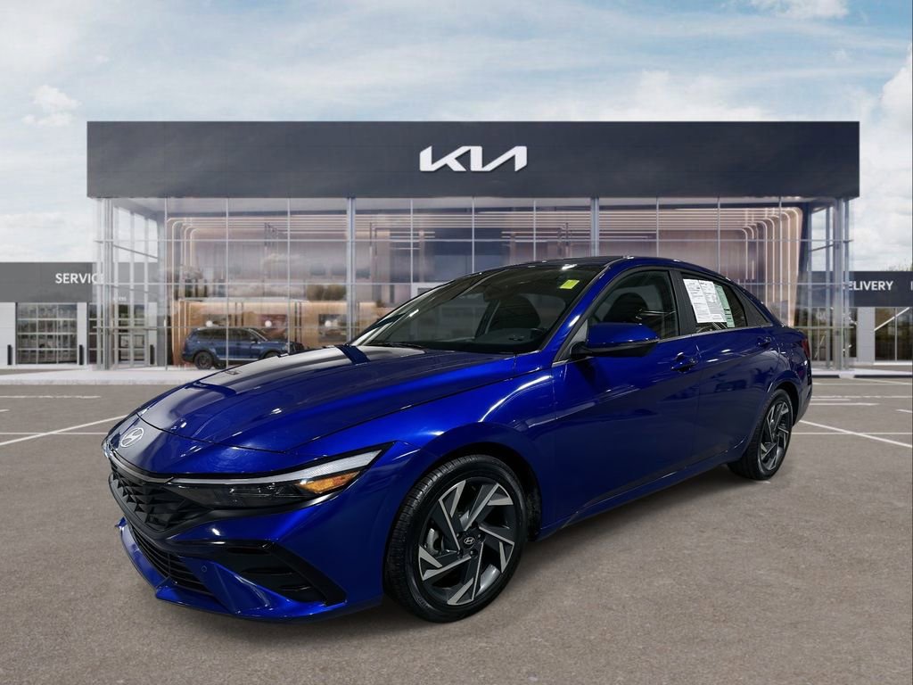 Used 2024 Hyundai Elantra Limited image 4