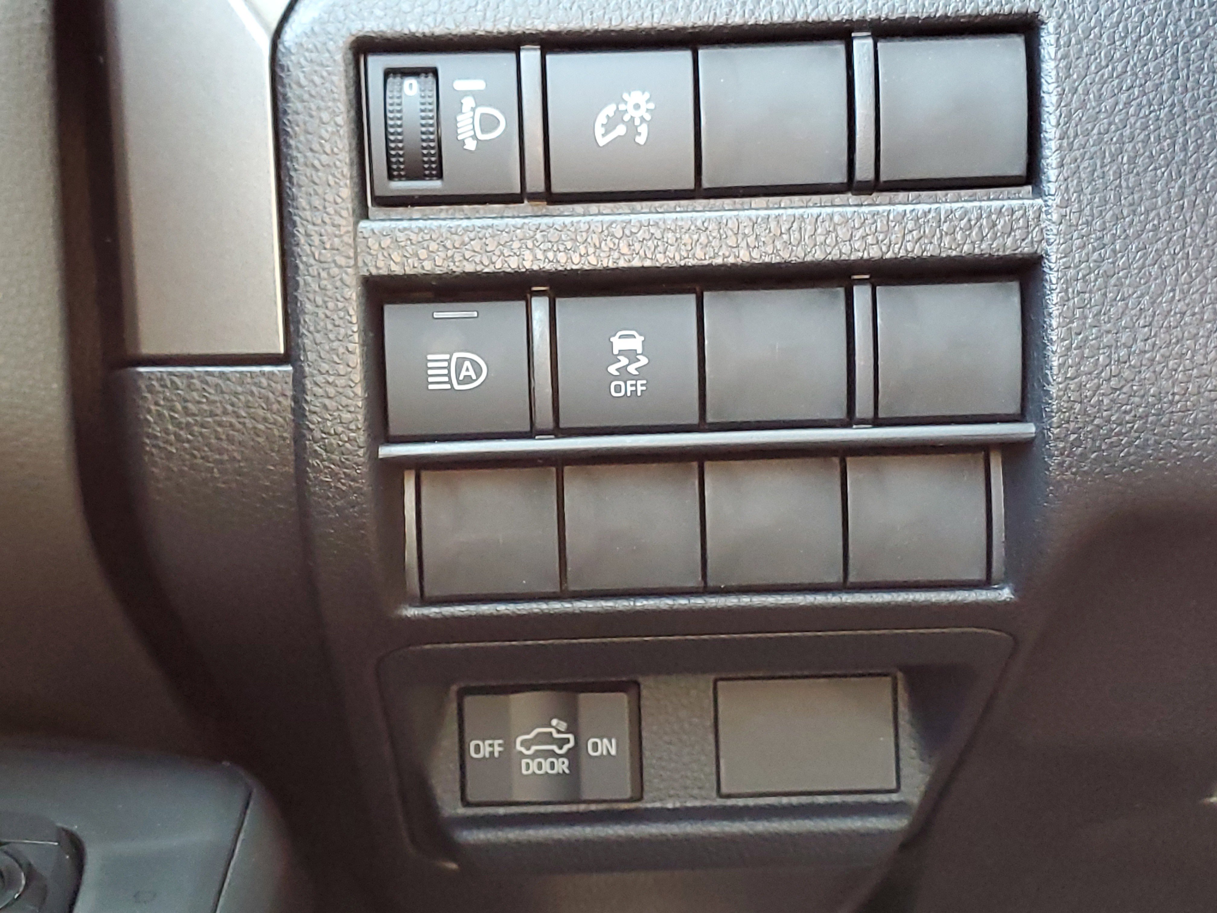 Used 2025 Toyota Tacoma SR5 image 31