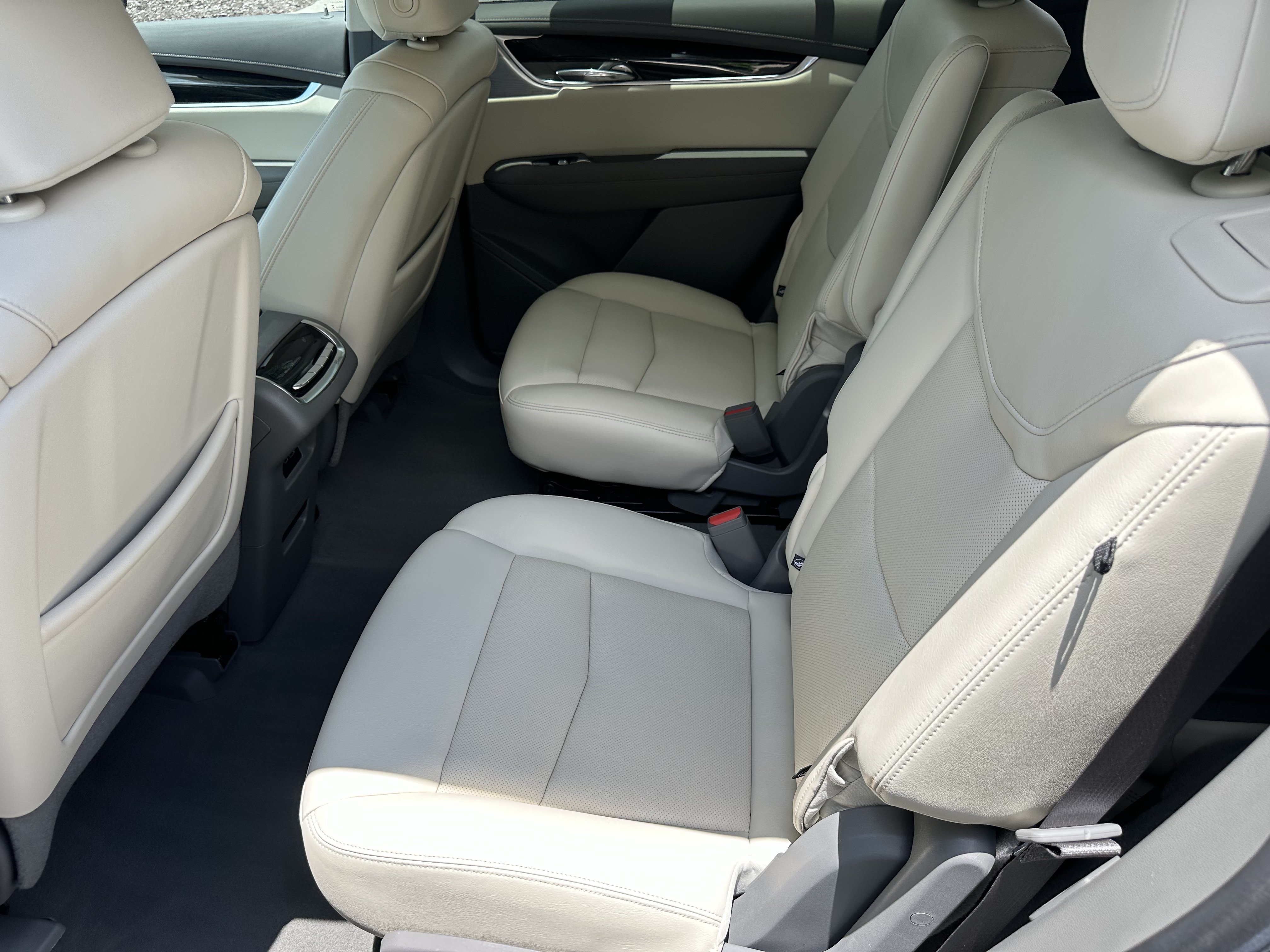Certified 2023 Cadillac XT6 Premium Luxury w/ Technology Package FWD image 18