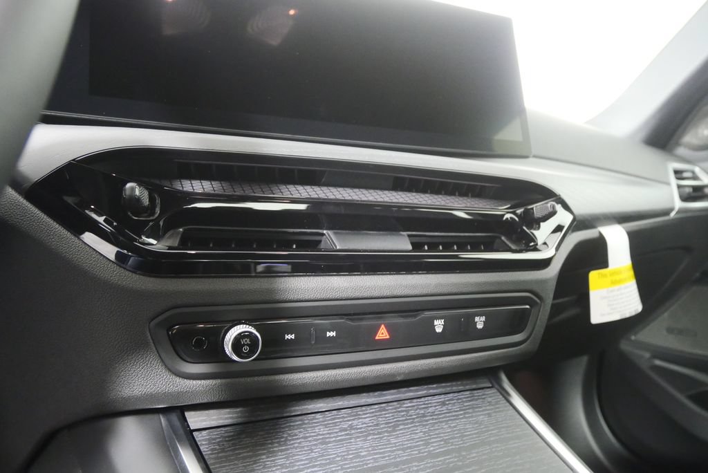 Used 2026 BMW 330i Sedan w/ Premium Package RWD image 21