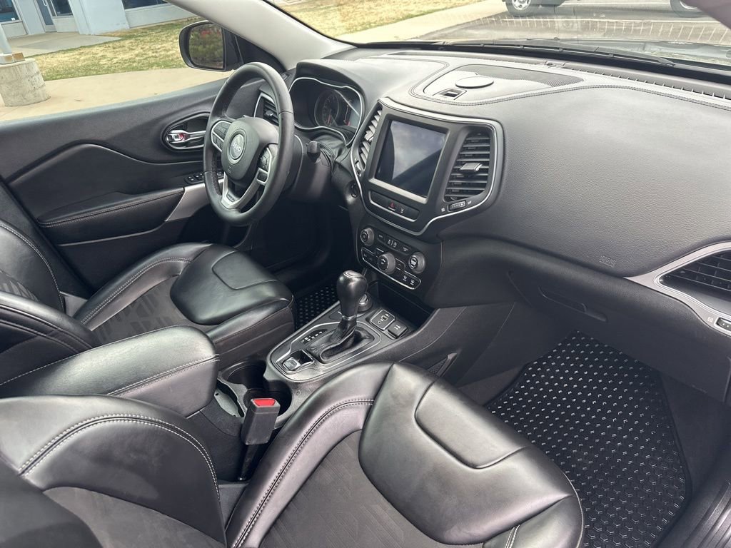 Used 2022 Jeep Cherokee Latitude AWD/4WD image 29