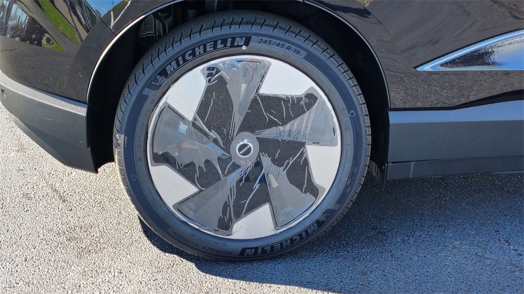 New 2025 Volvo EX30 Plus w/ Climate Package image 29