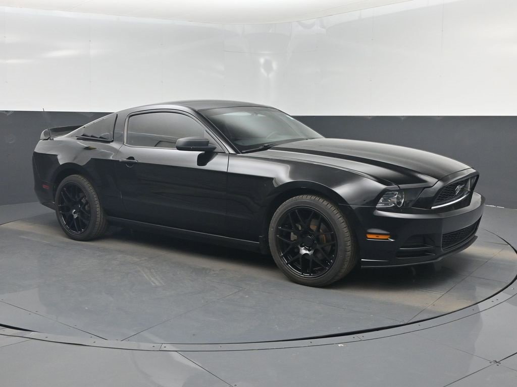 Used 2014 Ford Mustang Coupe video 1