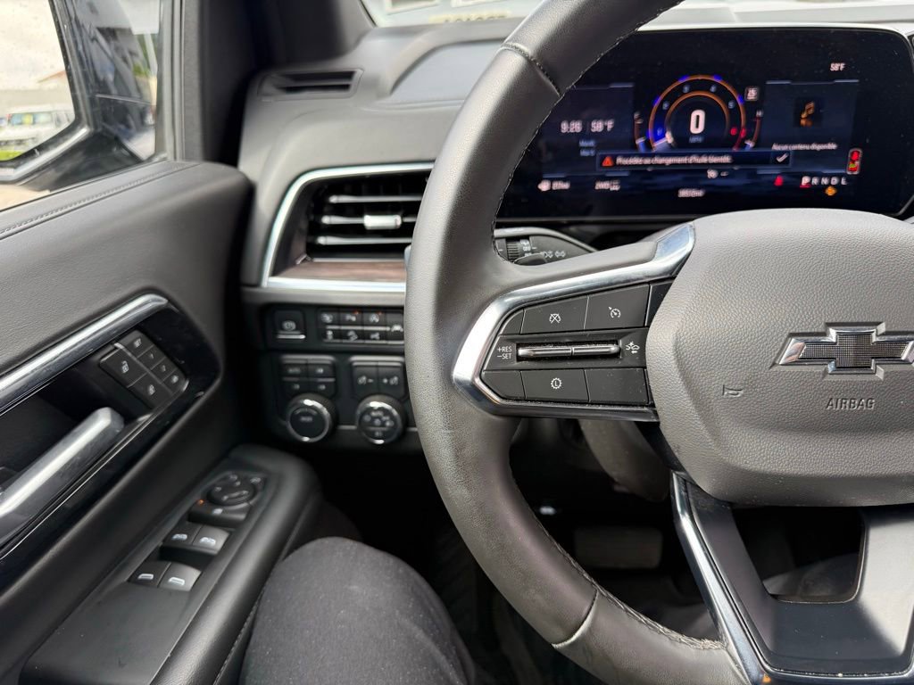 Used 2025 Chevrolet Suburban Z71 AWD/4WD image 7