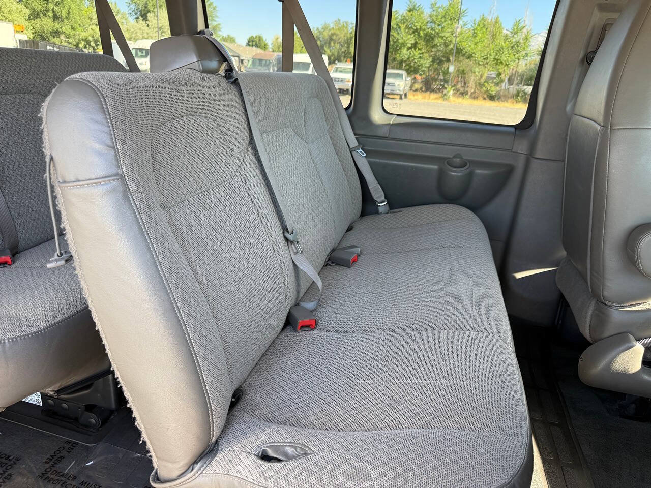 Used 2016 GMC Savana 3500 LT w/ LT Preferred Equipment Group RWD image 21