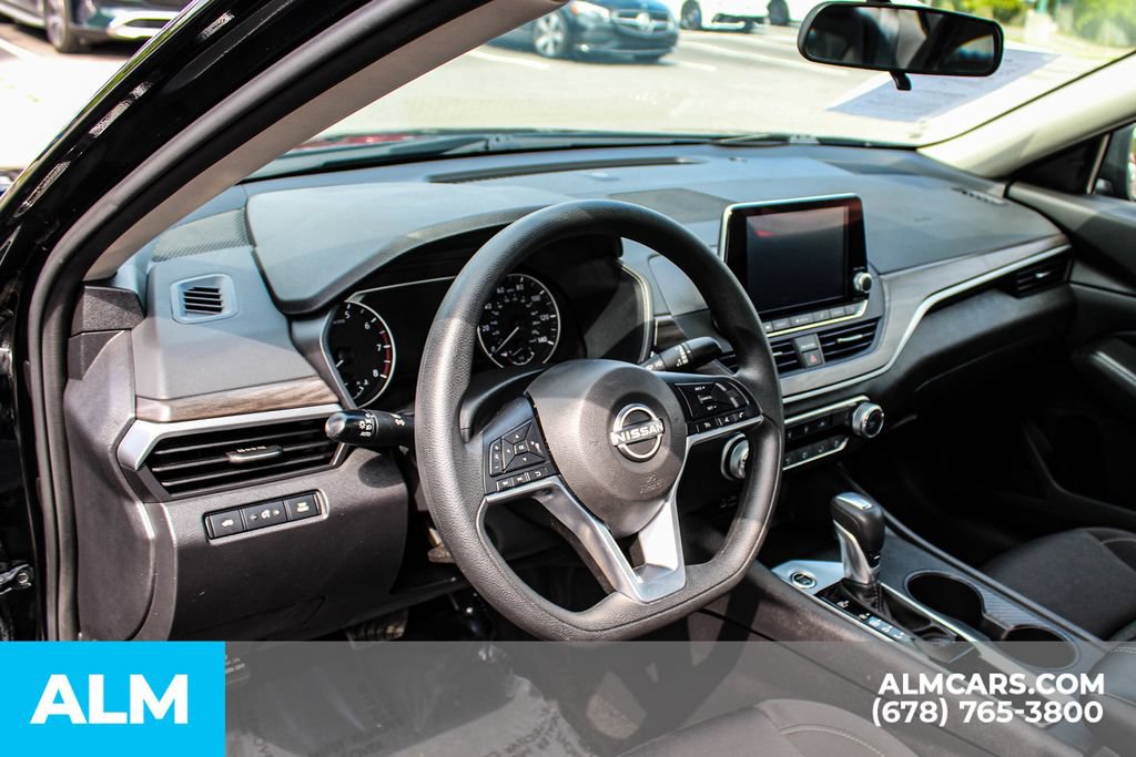 Used 2025 Nissan Altima 2.5 SV FWD image 22