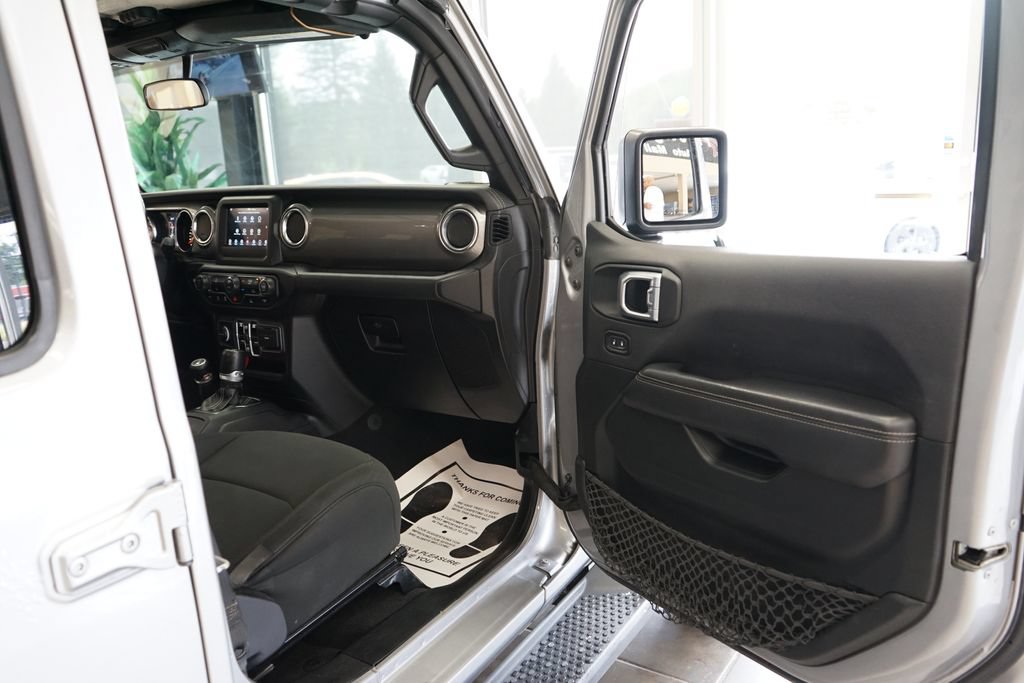 Used 2021 Jeep Wrangler Unlimited Sahara AWD/4WD image 37