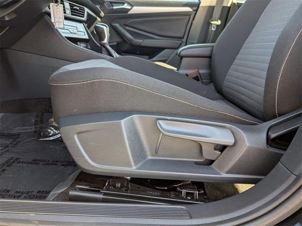 Used 2025 Volkswagen Jetta S image 16