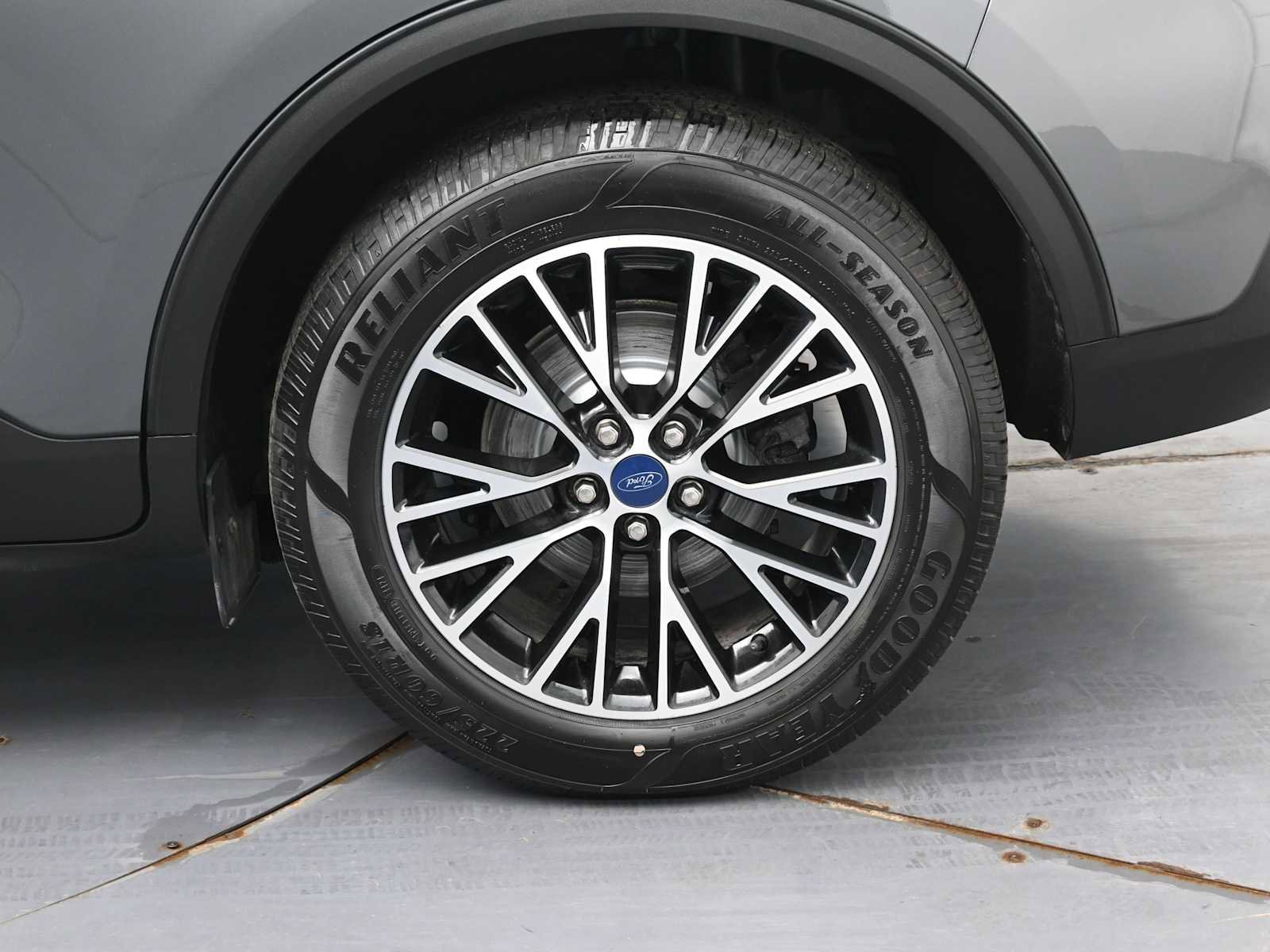 Used 2022 Ford Escape SEL w/ Technology Package image 5