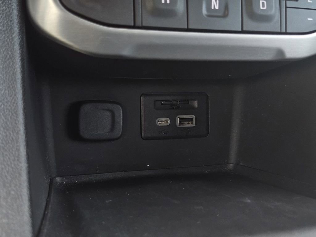 Used 2023 GMC Acadia SLT w/ Elevation Edition image 26
