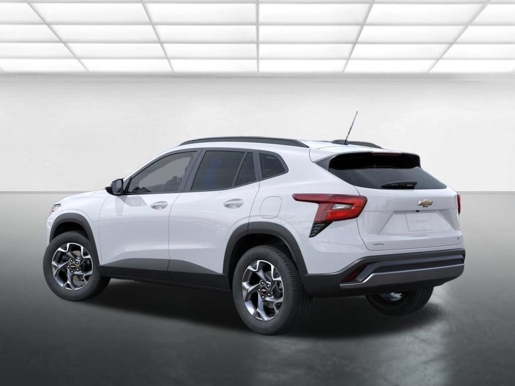 New 2026 Chevrolet Trax LT w/ Sunroof Package FWD image 4