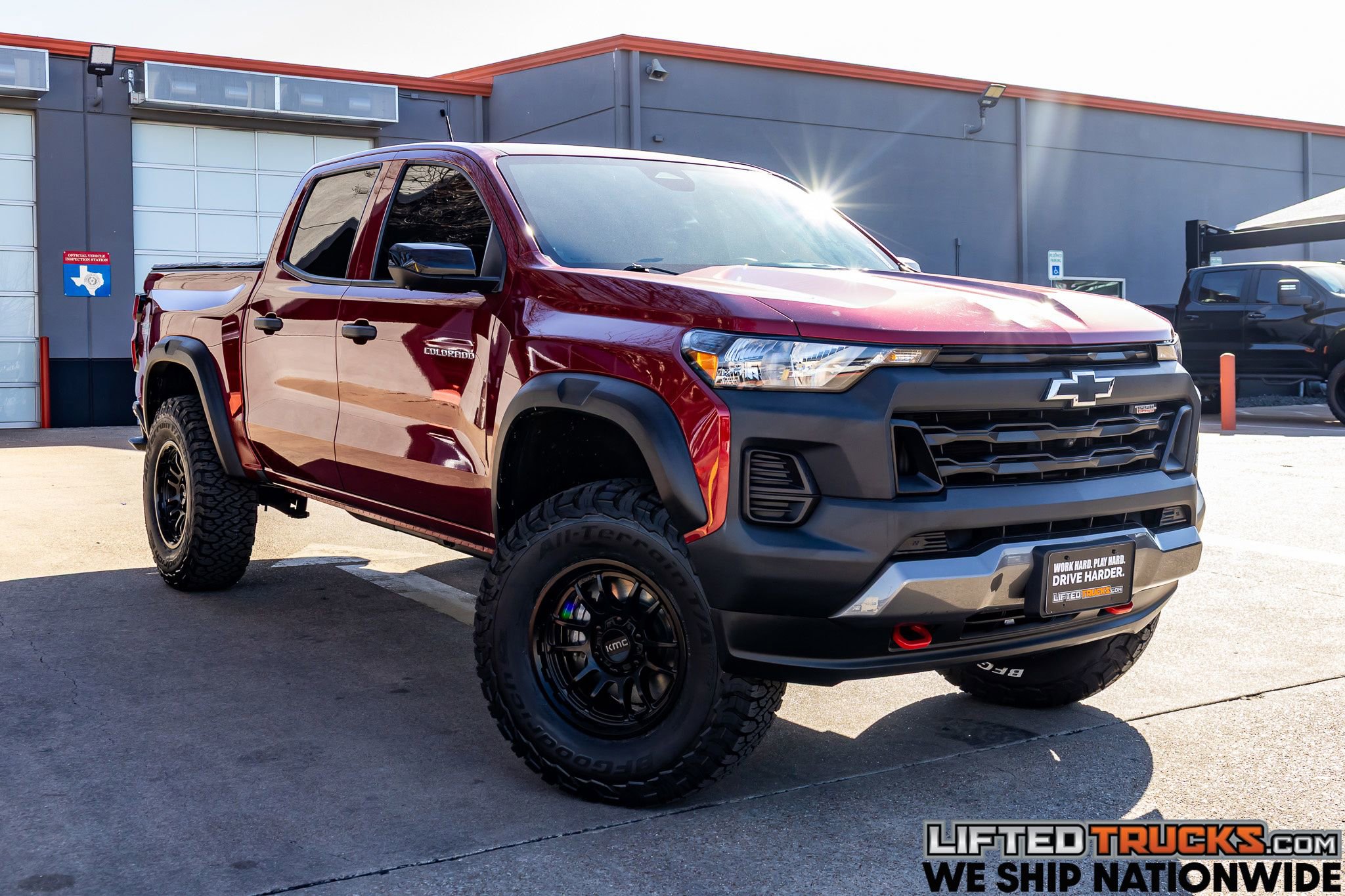 Used 2023 Chevrolet Colorado Trail Boss w/ Technology Package AWD/4WD image 1