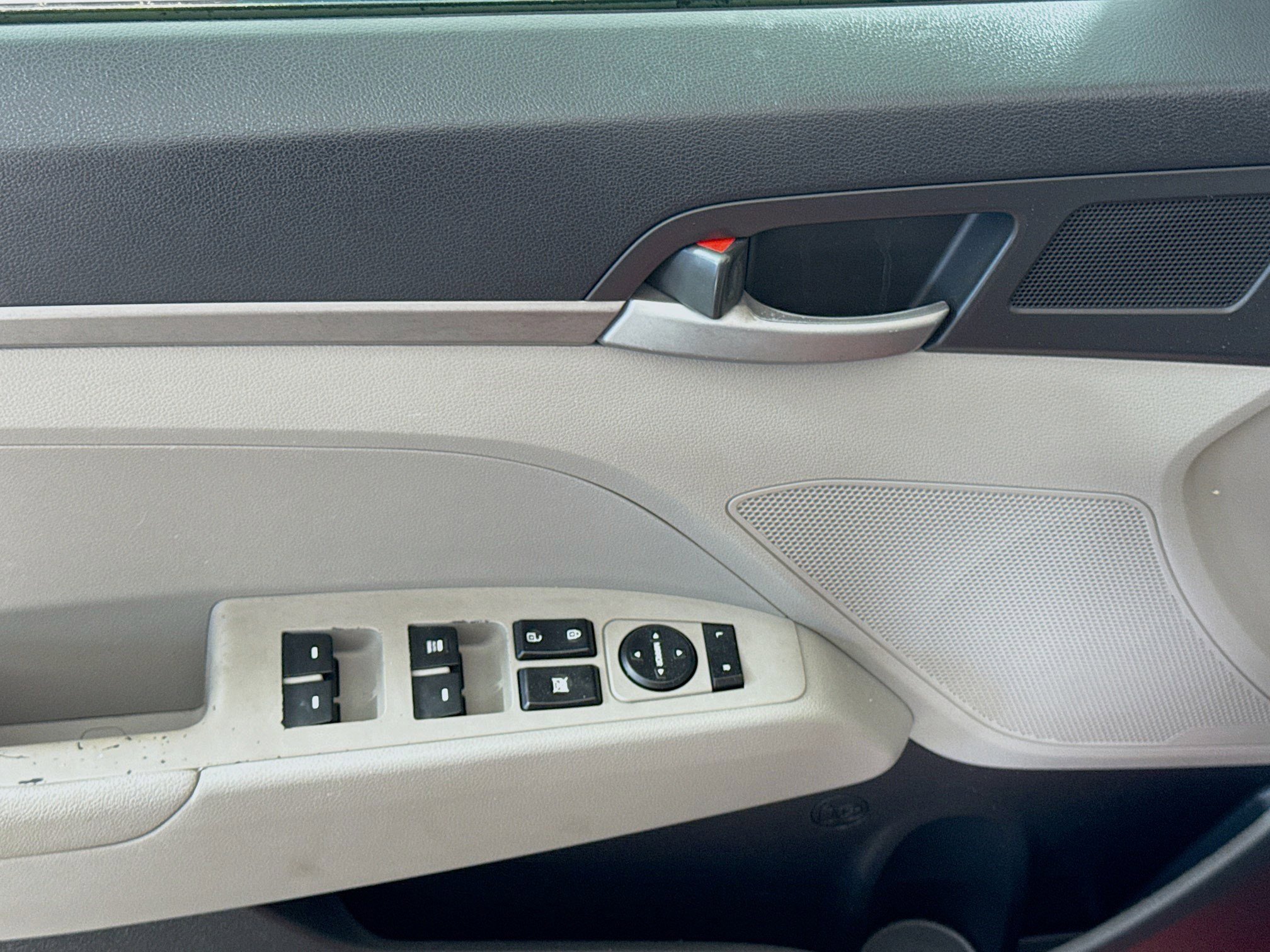 Used 2017 Hyundai Elantra SE image 22