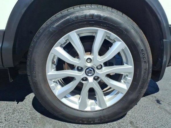 Used 2020 Nissan Rogue Sport SV w/ All-Weather Package FWD image 11
