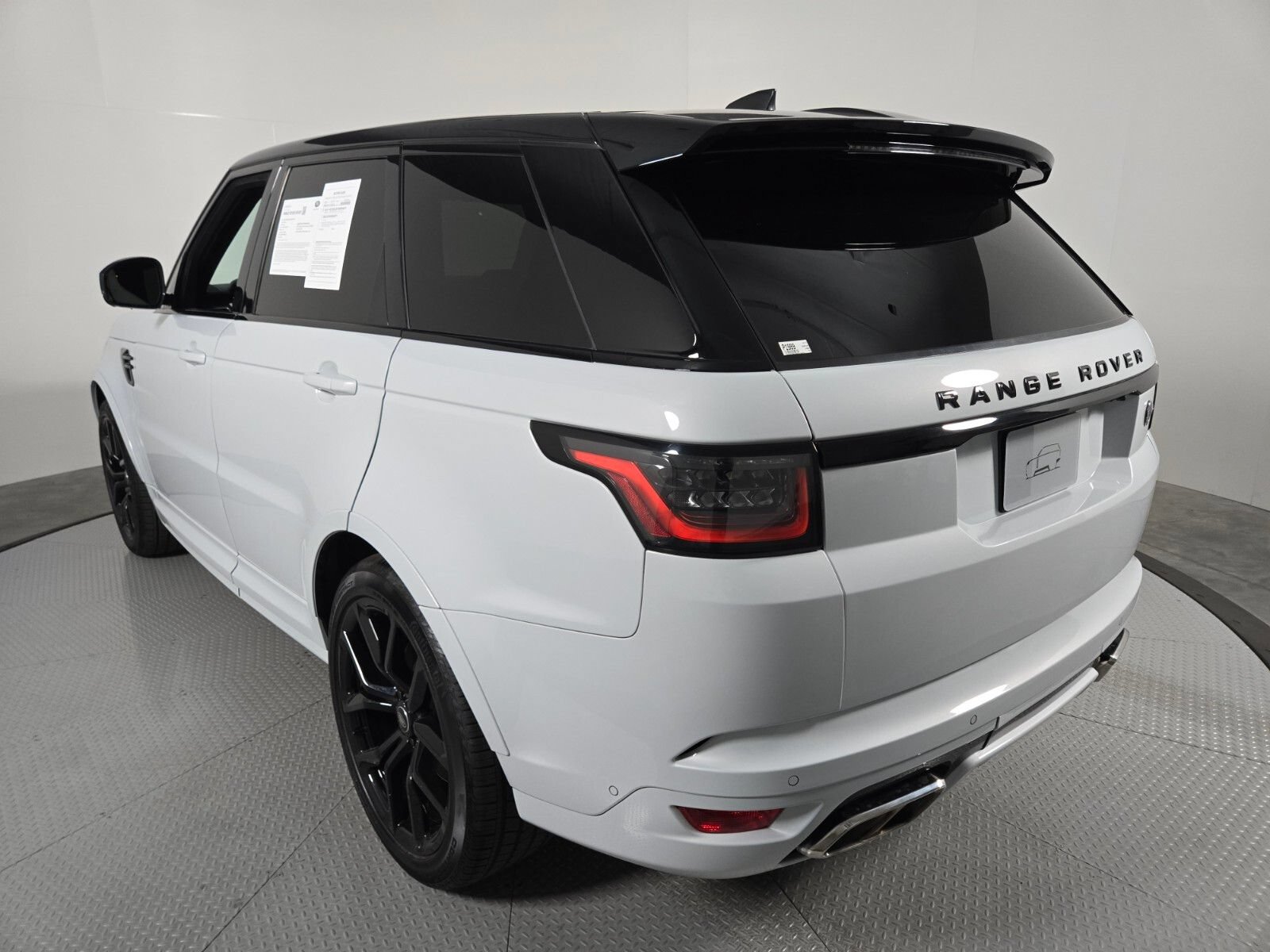 Used 2022 Land Rover Range Rover Sport SVR AWD/4WD image 16