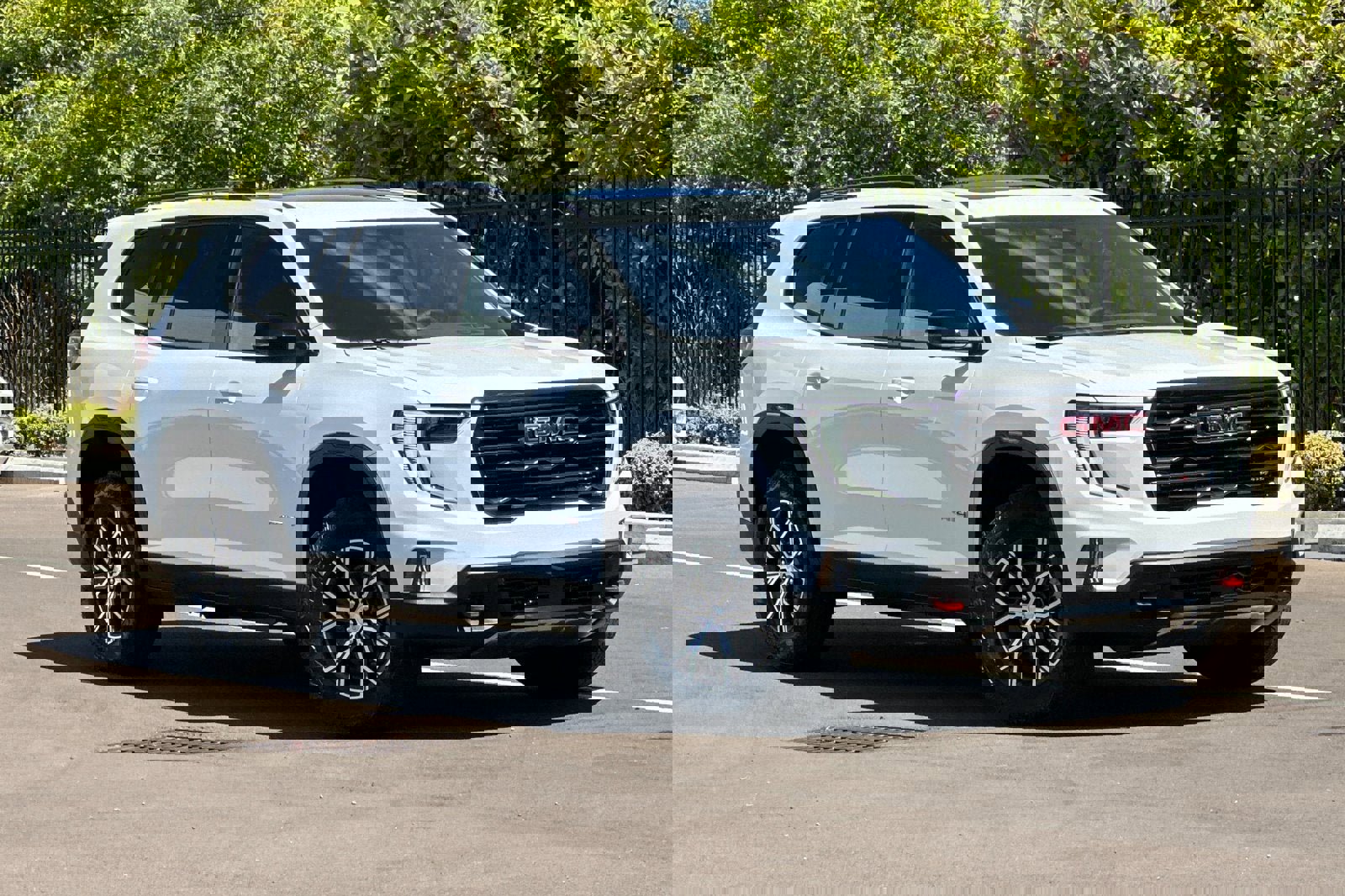 New 2026 GMC Acadia AT4 w/ Luxury Package image 2