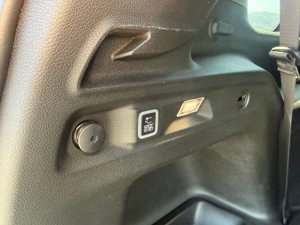 Used 2024 Jeep Grand Cherokee L Altitude AWD/4WD image 45
