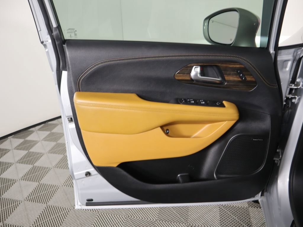 Used 2022 Chrysler Pacifica Pinnacle image 25