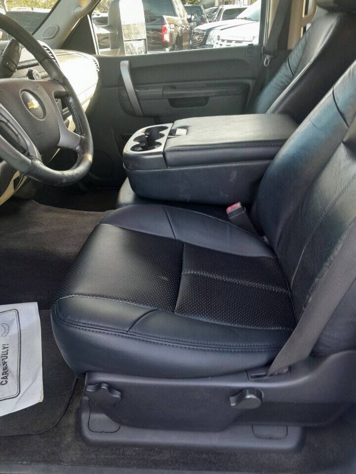Used 2014 Chevrolet Silverado 2500 LT AWD/4WD image 11