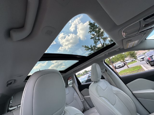 Used 2019 Jeep Cherokee Limited AWD/4WD image 33