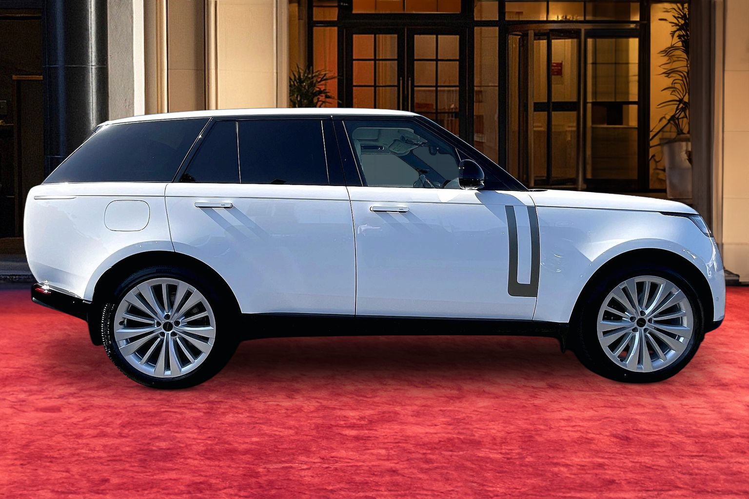 New 2026 Land Rover Range Rover SE AWD/4WD image 6