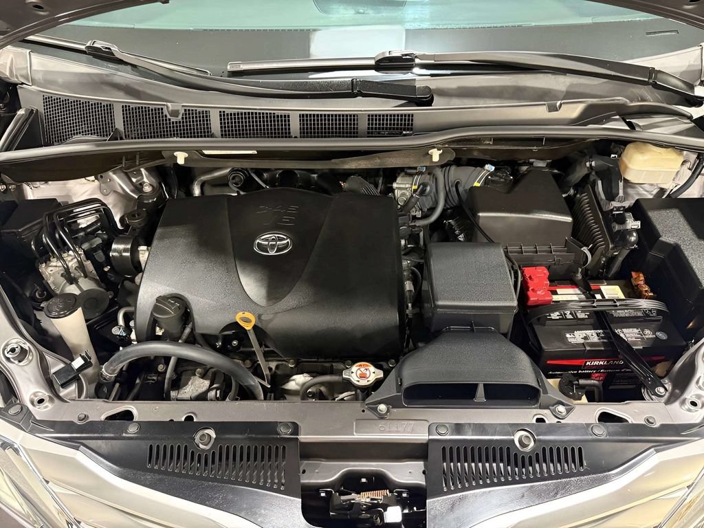 Used 2017 Toyota Sienna Limited AWD/4WD image 43