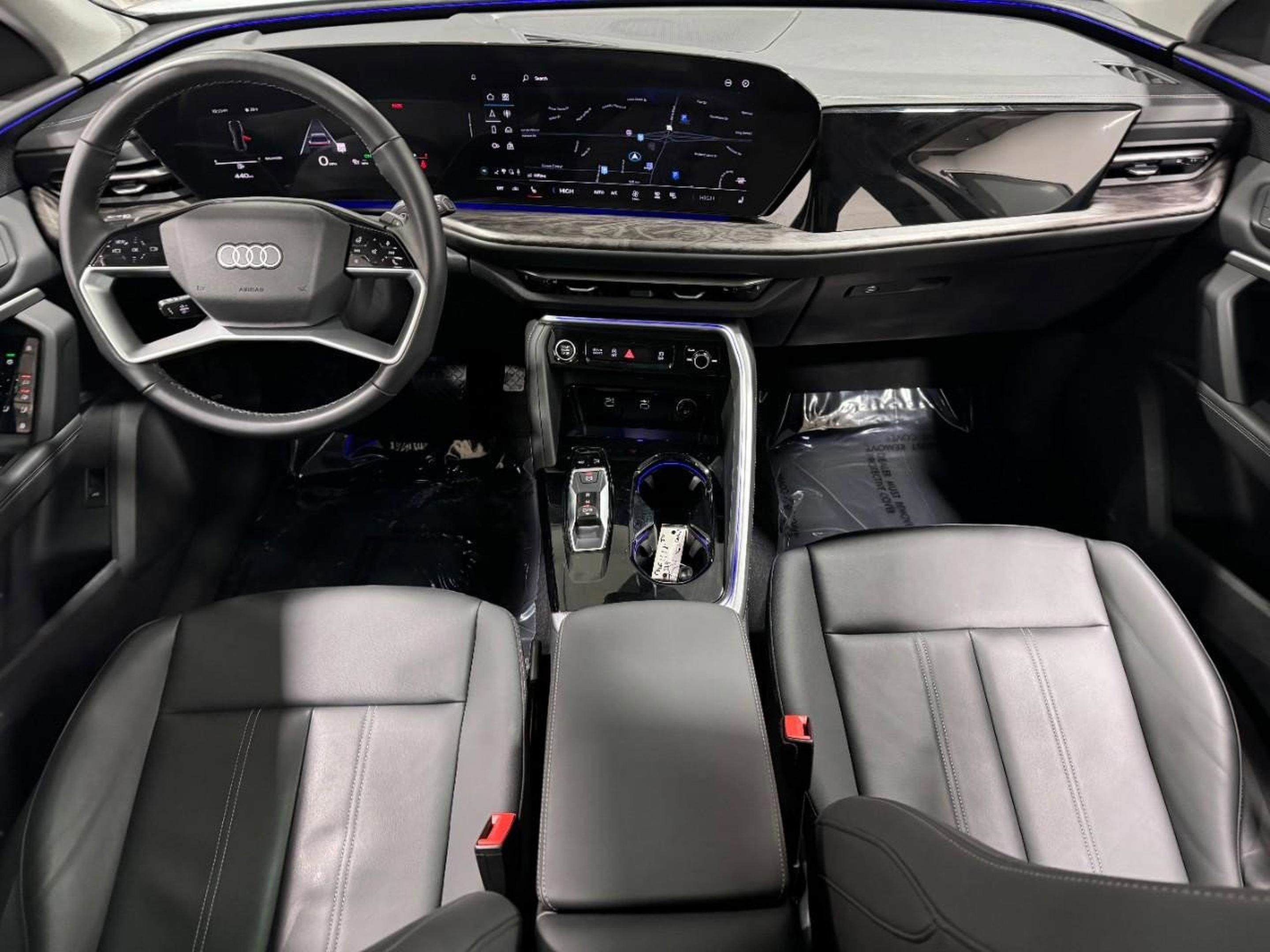 Certified 2025 Audi Q5 Premium w/ Convenience Package image 13