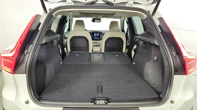 New 2026 Volvo XC40 B5 Plus w/ Protection Package Premier AWD/4WD image 41