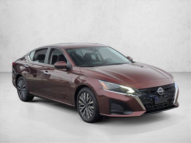 Used 2023 Nissan Altima 2.5 SV image 3
