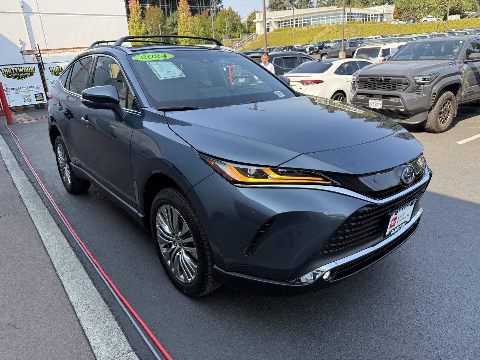 Certified 2024 Toyota Venza XLE AWD/4WD image 9