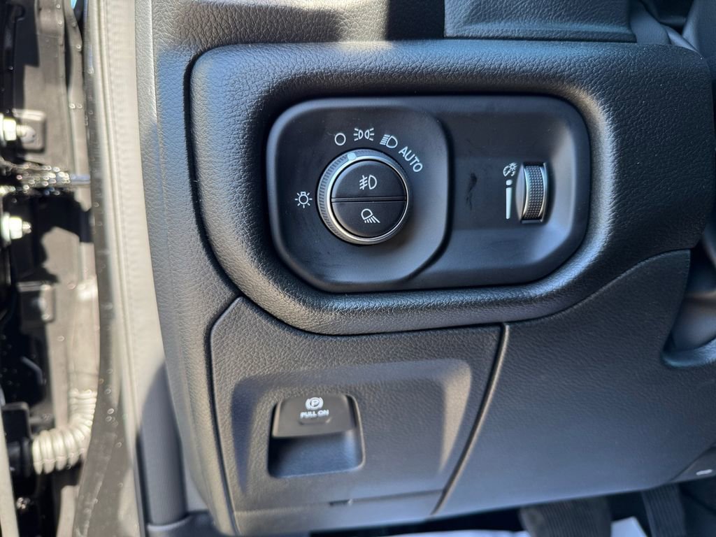 New 2026 RAM 1500 Classic Warlock image 31