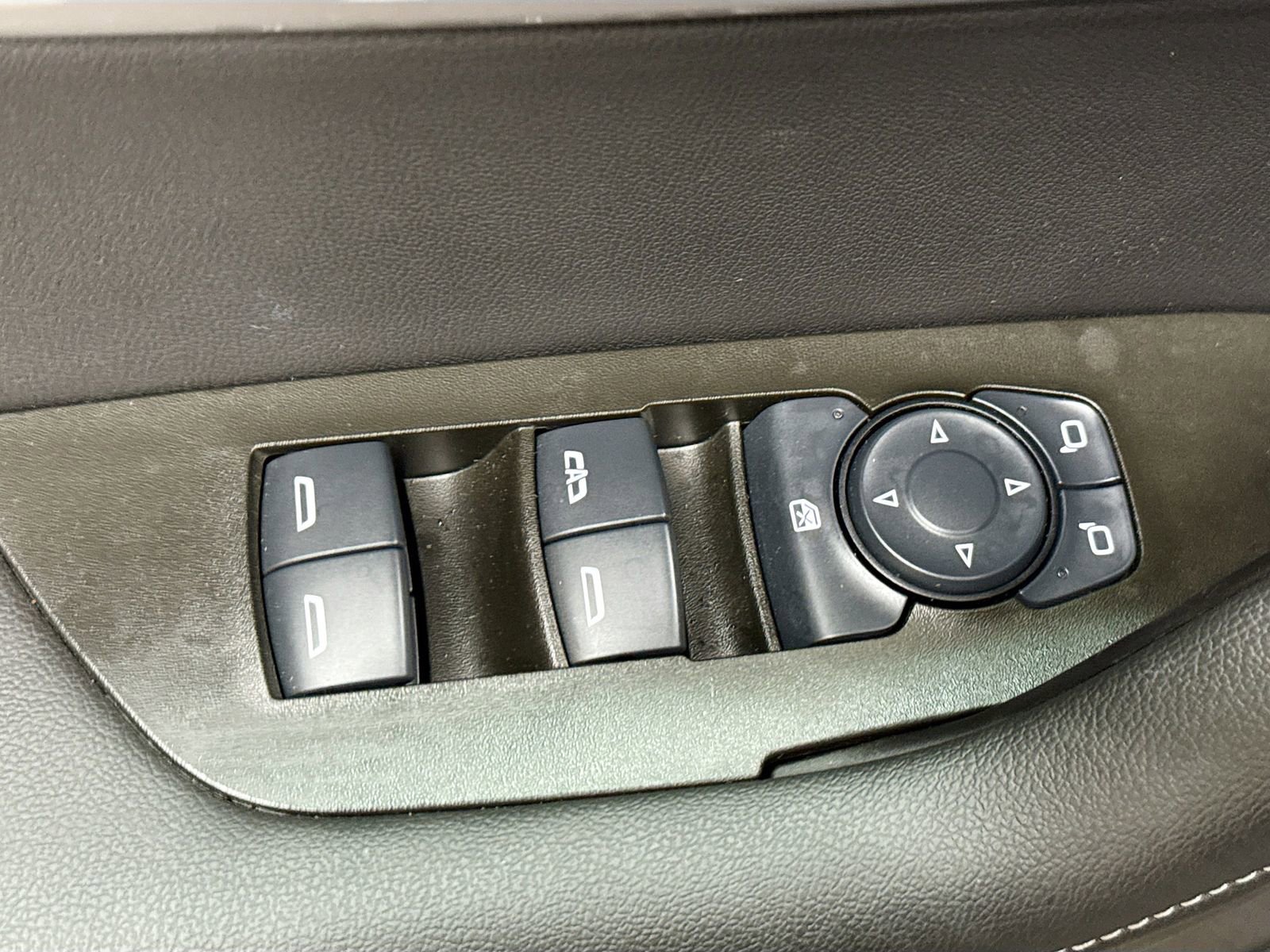 New 2025 Chevrolet Blazer LT w/ Sound & Technology Package image 23