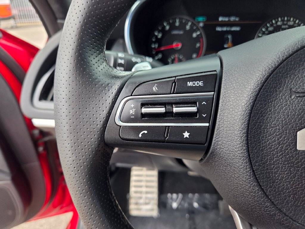 Used 2022 Kia Stinger GT2 AWD/4WD image 32