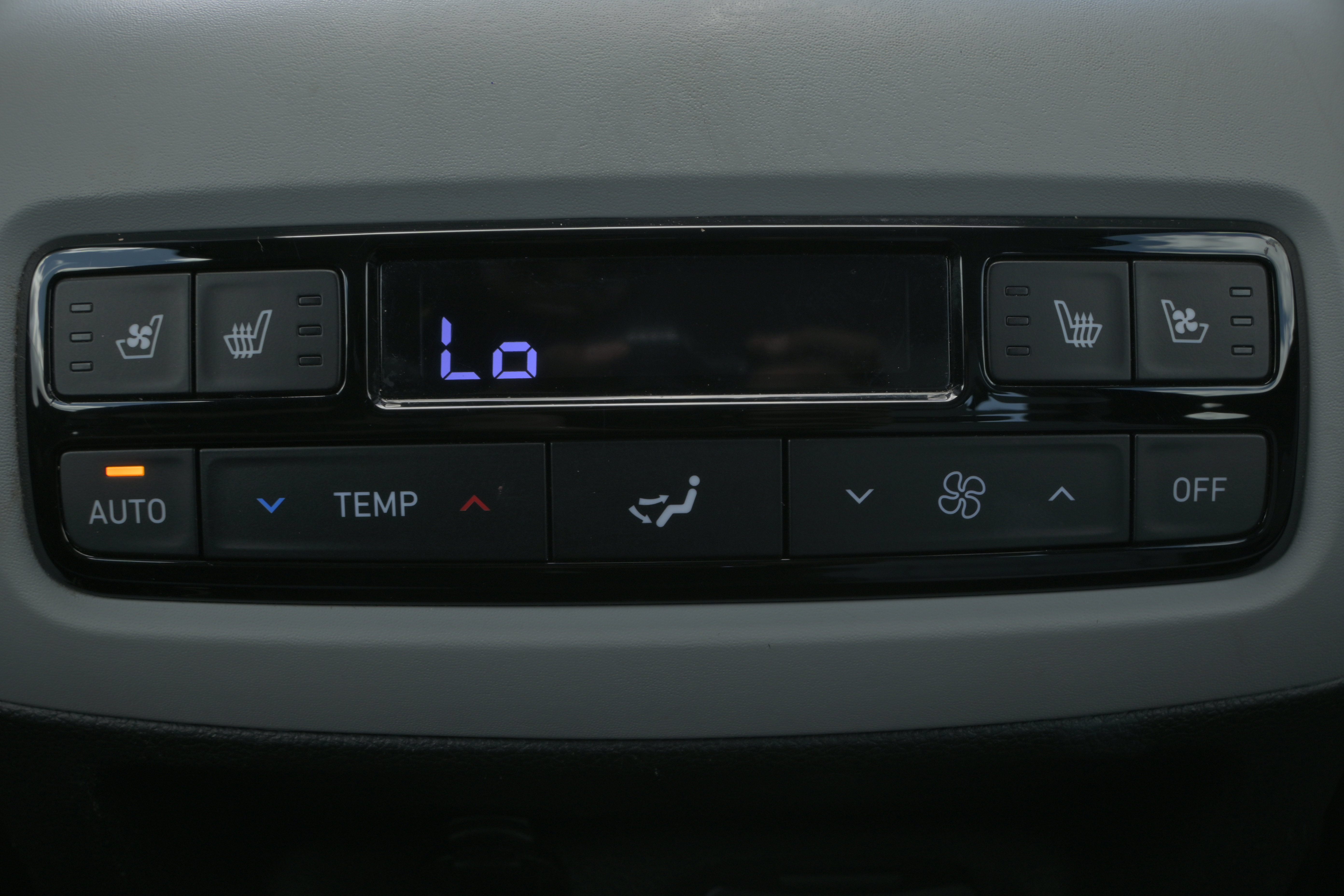 Used 2024 Hyundai Palisade SEL w/ Premium Package image 11