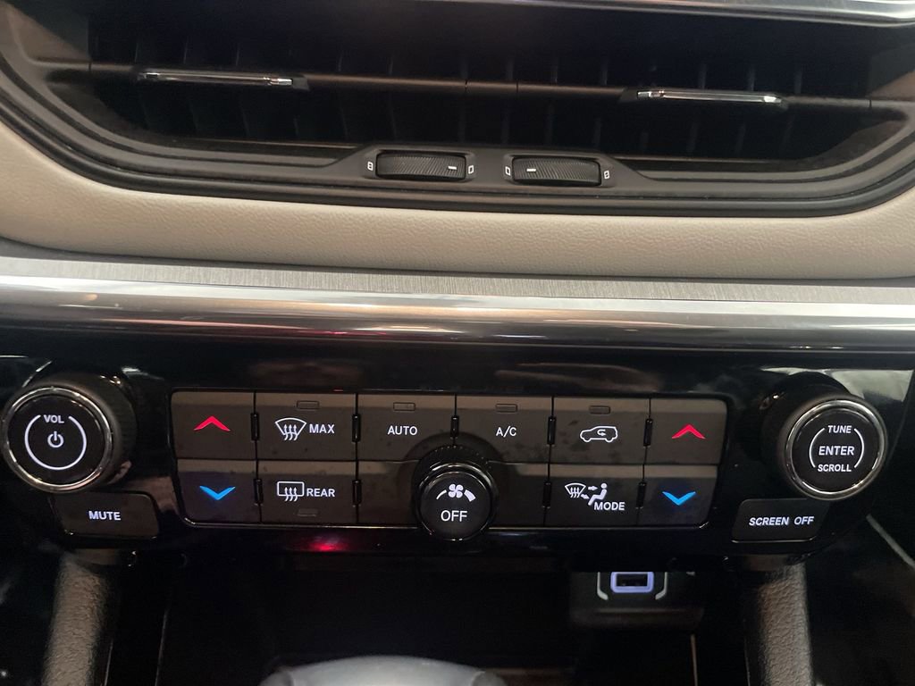 Used 2024 Jeep Compass Limited image 28