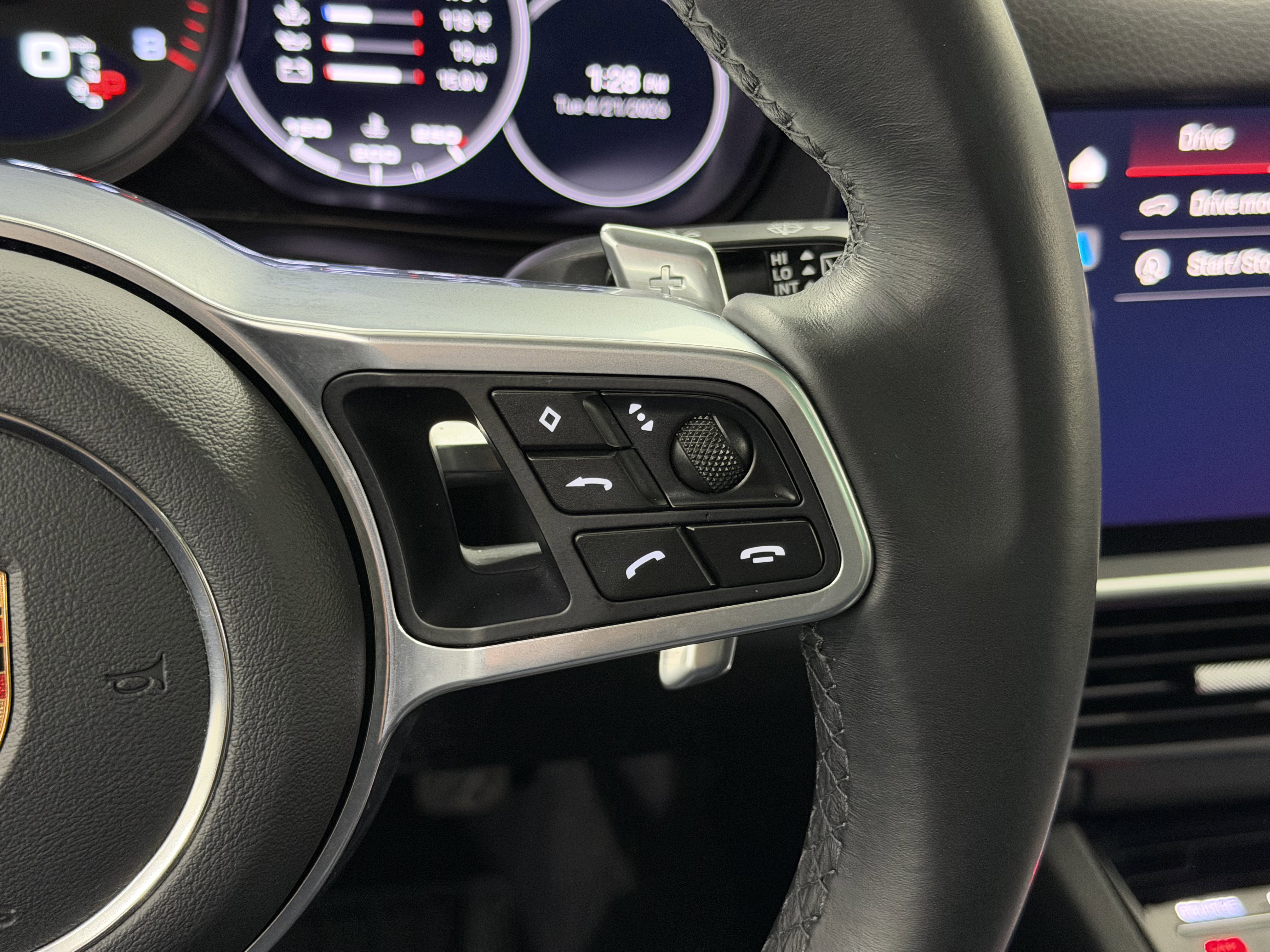 Certified 2023 Porsche Cayenne AWD/4WD image 50