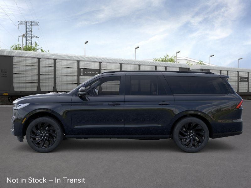 New 2026 Lincoln Navigator L Reserve w/ Jet Appearance Package AWD/4WD image 3