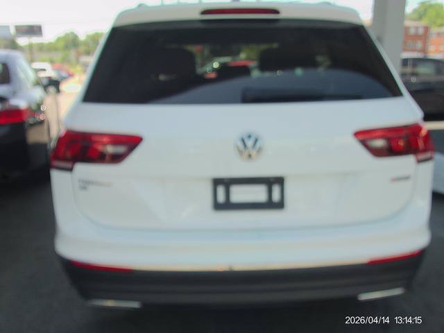 Used 2018 Volkswagen Tiguan SE AWD/4WD image 4