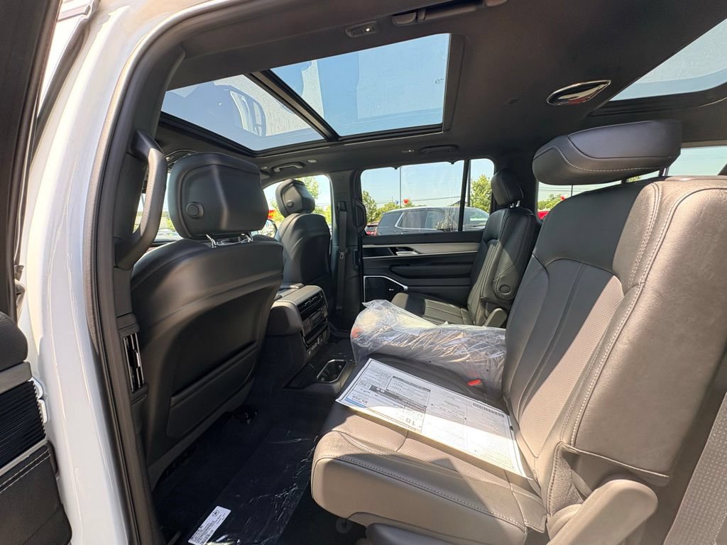 New 2026 Jeep Grand Wagoneer L Limited AWD/4WD image 36