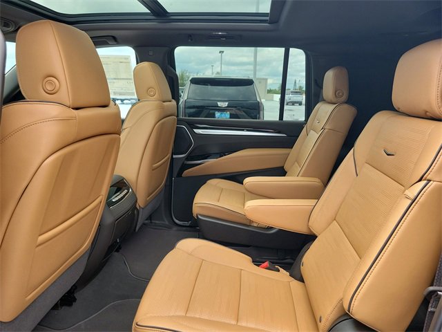 New 2026 Cadillac Escalade ESV Luxury image 18