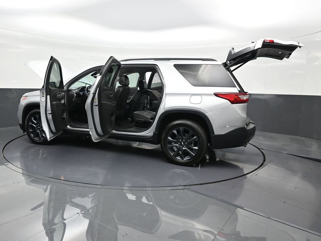 Used 2021 Chevrolet Traverse RS FWD image 36