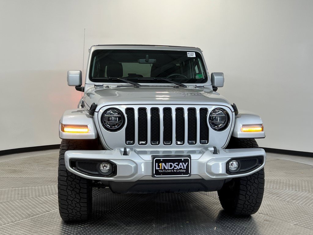 Used 2022 Jeep Wrangler Unlimited Sahara image 2